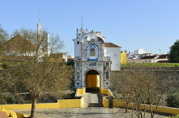Esquina Gate and the Chapel of Our Lady of Conceicao at the city of Elvas