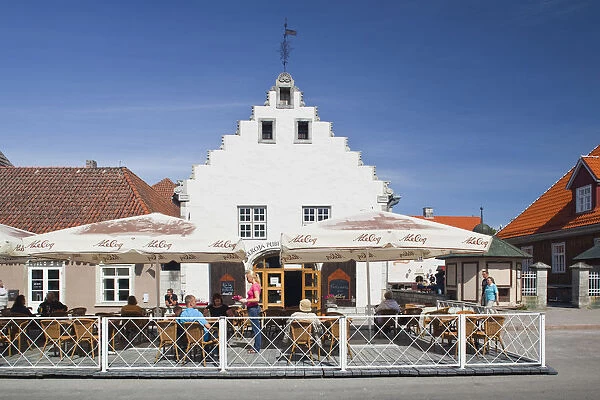 Estonia, Western Estonia Islands, Saaremaa Island, Kuressaare, cafes on Keskvaljak Square