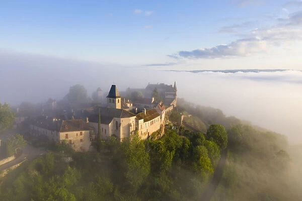 Europe, France, Midi-Pyrenees, Lot, Loubressac, l un des plus beaux villages de