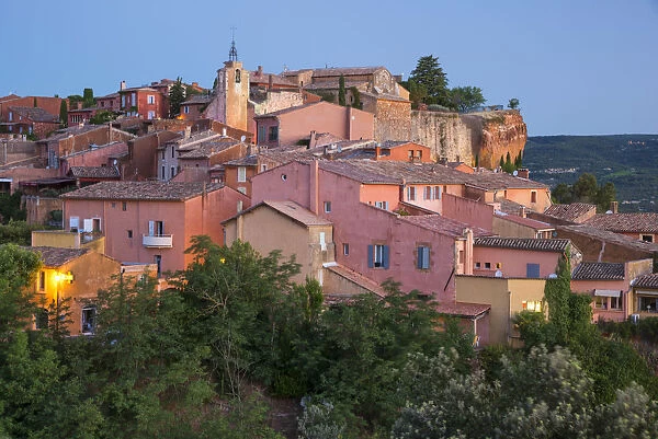 Europe, France, Provence, Vaucluse, View of Roussillon