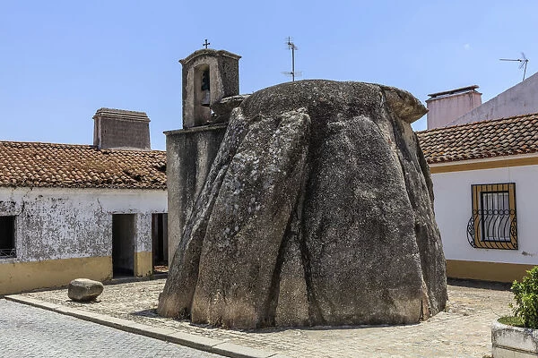Europe, Iberia, Portugal, The Alentejo, Estremoz, the Anta de Pavia megalithic monument