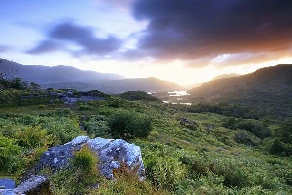 Europe, Ireland, Wild Atlantic Way, Ring of Kerry, sunrise at Ladys view viewpoint