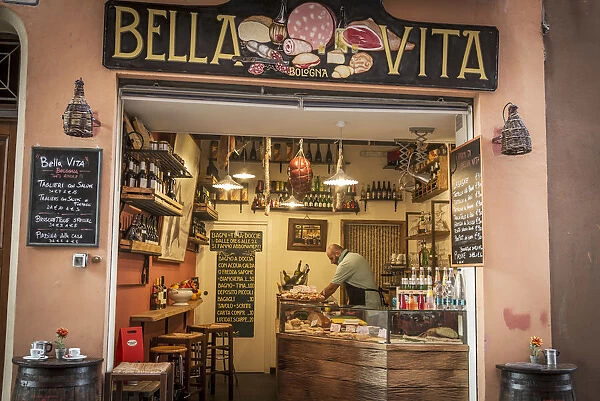 Europe, Italy, Emilia-Romagna. Osteria in Bologna