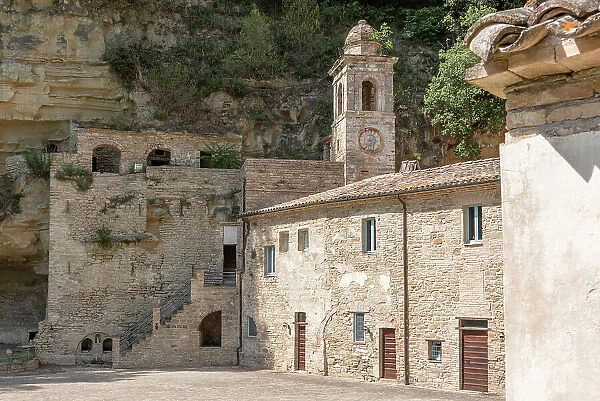europe, Italy, The Marches. The abbey of the Eremo dei Frati Bianchi near to Cupramontana