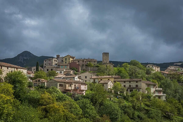 Europe, Italy, Marches. The Village of Pierosara near to the caves of Frasassi
