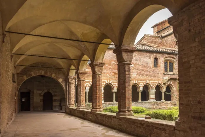 Framed Print : Europe, Italy, Piedmont. The abbey of Vezzolano, the cloister Framed Print : Europe, Italy, Piedmont. The abbey of Vezzolano, the cloister