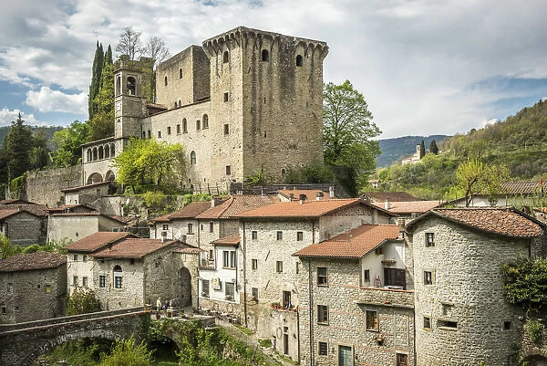 europe, Italy, Tuscany. The castle of Verrucola near Fivizzano
