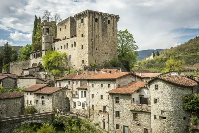 Framed Print : europe, Italy, Tuscany. The castle of Verrucola near Fivizzano Framed Print : europe, Italy, Tuscany. The castle of Verrucola near Fivizzano
