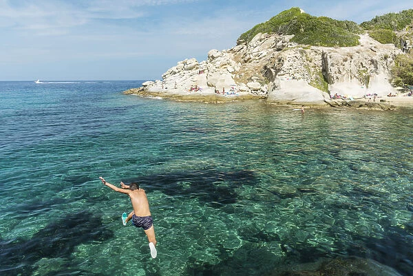 europe, Italy, Tuscany, cliffjumping near to Cotoncello on Elba Island