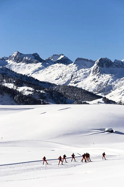 Europe, Spain, Catalonia, Val d Aran, Cross-country skiers in the Beret plateau