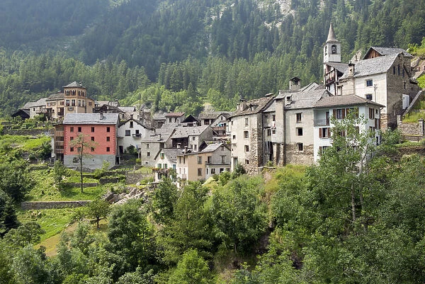 Europe, Switzerland, Ticino, Maggia Valley, the hillside village of Fusio