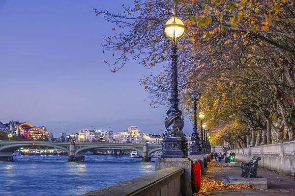Europe, UK, England, London, Westminster  /  Lambeth, Autumn view along the southbank of