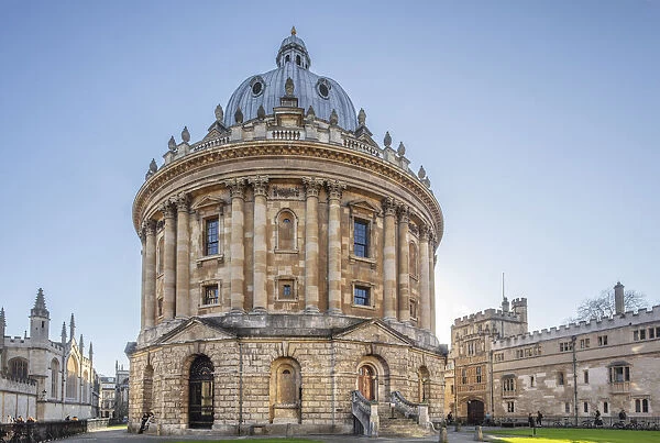 Europe, UK, England, Oxford, Oxford University, The Radcliffe Camera building (architect James Gibbs, constructed 1737-1749). The building is an iconic Oxford landmark and a part of the Bodleian Library complex