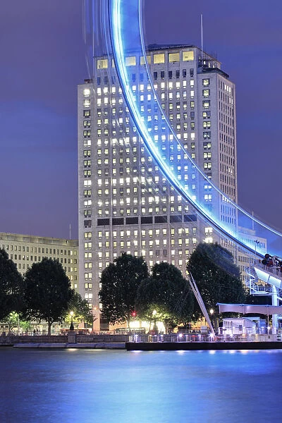 Europe, United Kingdom, England, London, night view of the London Eye and Shell Centre