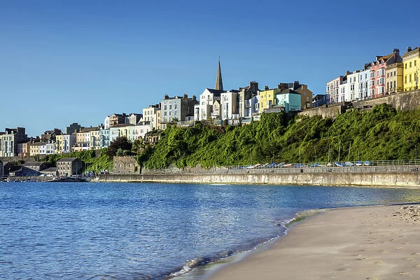 Europe, United Kingdom, Wales, Pembrokeshire, View of Tenby town and Carmathen Bay