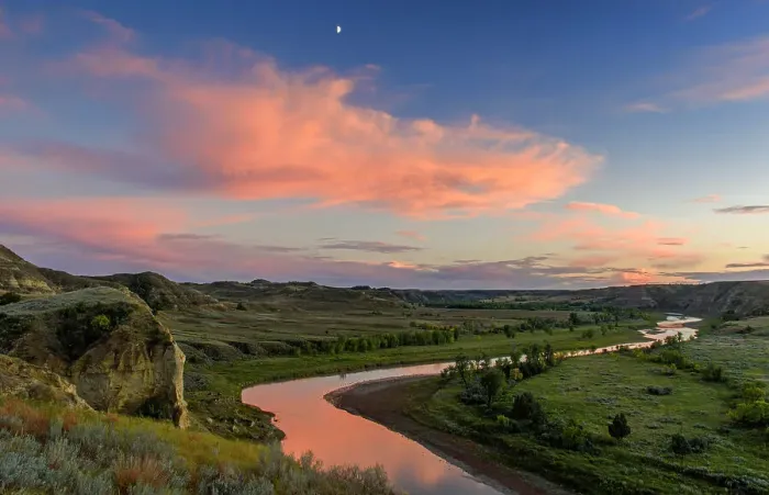 Framed Print : Evening clouds over the Little Missouri River Valley, Theodore Roosevelt NP (South Unit), North Dakota, USA Framed Print : Evening clouds over the Little Missouri River Valley, Theodore Roosevelt NP (South Unit), North Dakota, USA