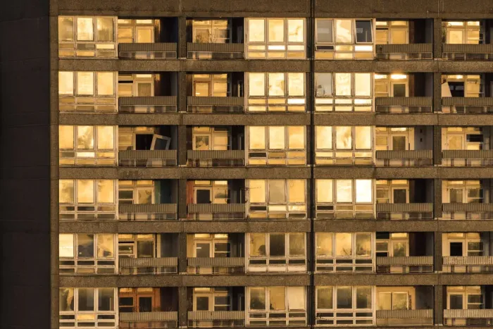 Framed Print : Exterior of the Balfron Tower, Poplar, London, UK Framed Print : Exterior of the Balfron Tower, Poplar, London, UK