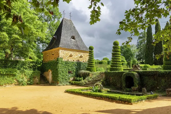 Framed Print : Eyrignac manor house & gardens, Dordogne, Nouvelle Aquitaine, France Framed Print : Eyrignac manor house & gardens, Dordogne, Nouvelle Aquitaine, France