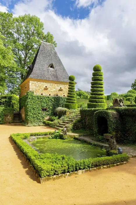 Framed Print : Eyrignac manor house & gardens, Dordogne, Nouvelle Aquitaine, France