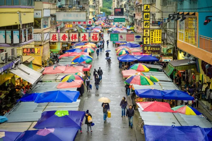 Framed Print : Fa Yuen street market on a rainy day, Mong Kok, Kowloon, Hong Kong, China Framed Print : Fa Yuen street market on a rainy day, Mong Kok, Kowloon, Hong Kong, China