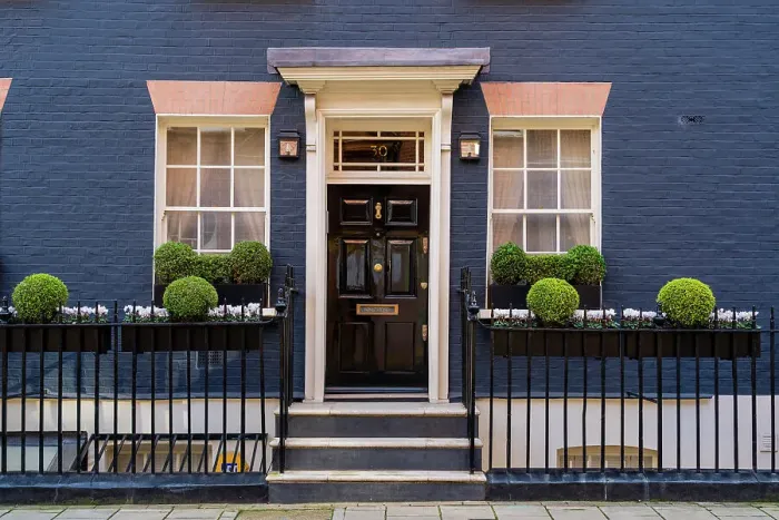 Framed Print : Facade, Mayfair, London, England, Uk Framed Print : Facade, Mayfair, London, England, Uk