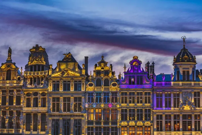 Framed Print : Facade of the typical buildings on Grand Place in Brussels by night, Belgium Framed Print : Facade of the typical buildings on Grand Place in Brussels by night, Belgium