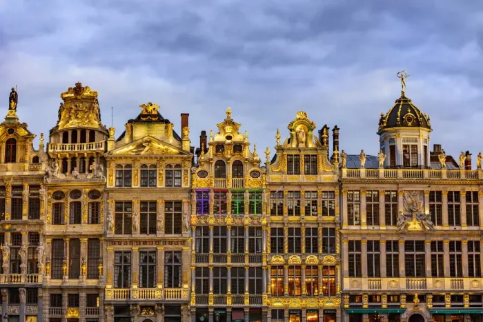 Framed Print : Facade of the typical houses in Brussels Grand Place by night, Belgium