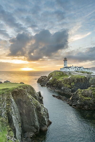 Fanad Head lighthouse, County Donegal, Ulster region, Ireland, Europe
