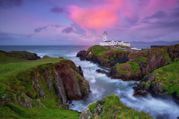 Fanad Head lighthouse at sunset, County Donegal, Ulster region, west coast of Ireland, Ireland, Europe