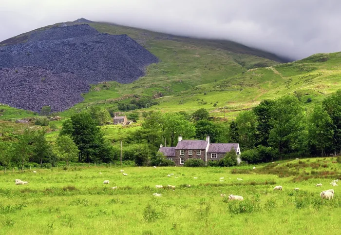 Framed Print : A farmhouse in Nantperis, Eryri (Snowdonia), Gwynedd, Wales Framed Print : A farmhouse in Nantperis, Eryri (Snowdonia), Gwynedd, Wales