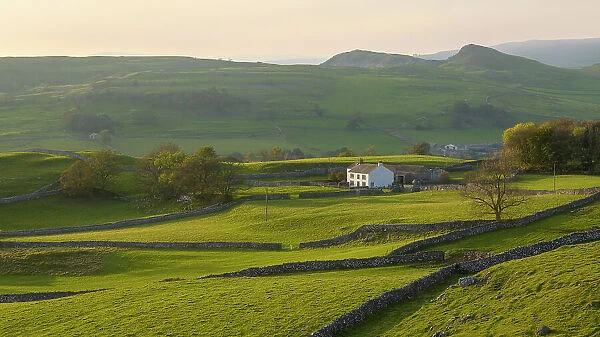 Farmhouse surrounded by countryside in the beautiful Yorkshire Dales National Park, Yorkshire, England. Autumn (October) 2023