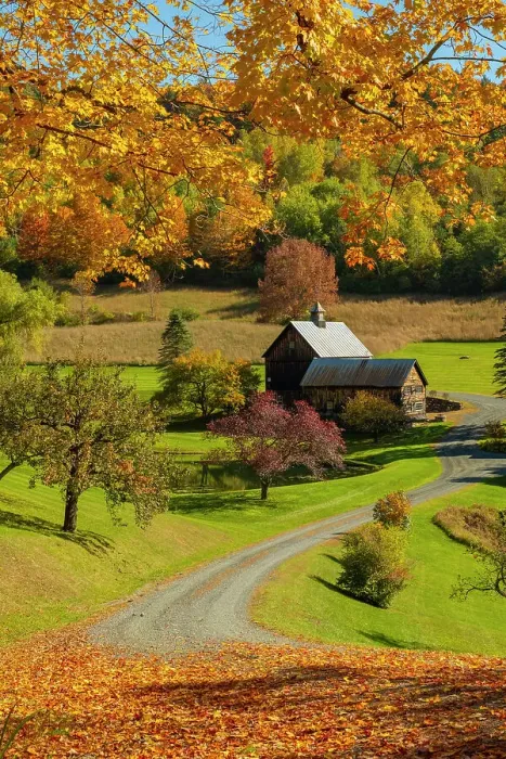 Framed Print : Farmstead near Woodstock, Vermont, USA Framed Print : Farmstead near Woodstock, Vermont, USA