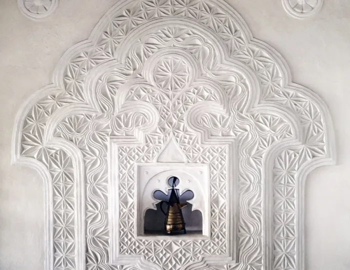 Framed Print : A fine example of decorative Lamu plasterwork gracing Framed Print : A fine example of decorative Lamu plasterwork gracing