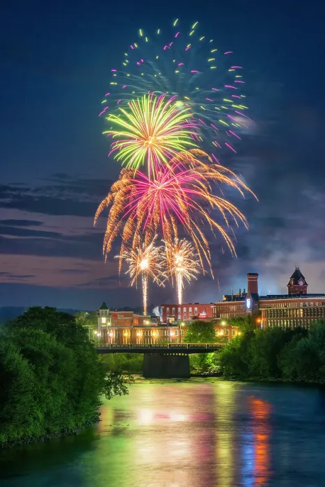 Framed Print : Fireworks over Merrimack River, Manchester, New Hampshire, USA Framed Print : Fireworks over Merrimack River, Manchester, New Hampshire, USA