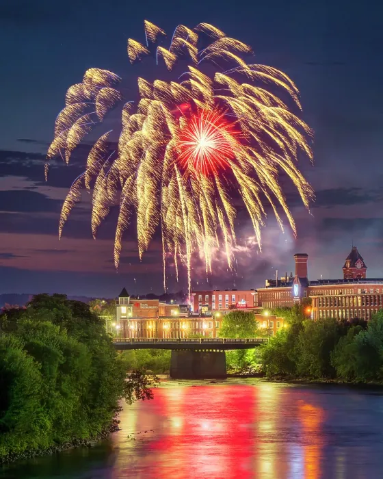Framed Print : Fireworks over Merrimack River, Manchester, New Hampshire, USA Framed Print : Fireworks over Merrimack River, Manchester, New Hampshire, USA