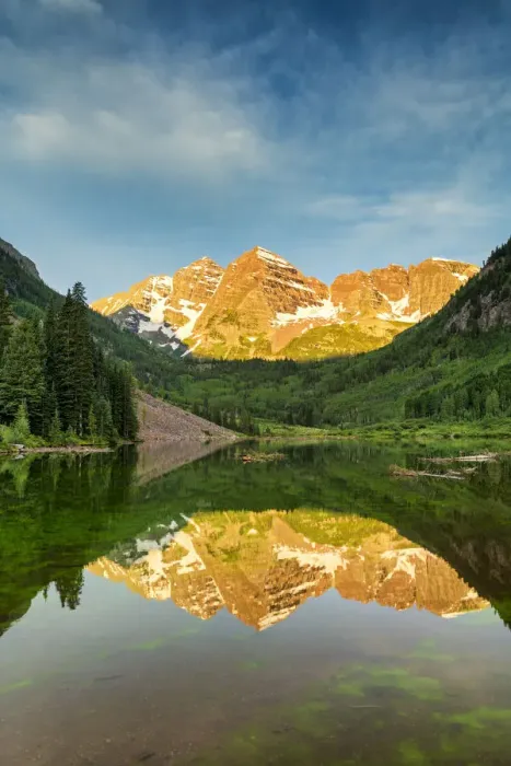 Framed Print : First Light on Maroon Bells Reflecting in Maroon Lake, near Aspen, Colorado, USA Framed Print : First Light on Maroon Bells Reflecting in Maroon Lake, near Aspen, Colorado, USA