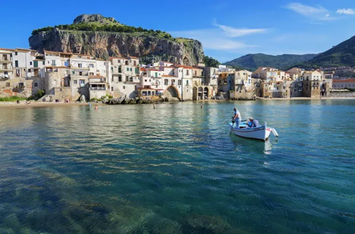 Framed Print : Fishermen, Cefalu, Sicily, Italy, Europe Framed Print : Fishermen, Cefalu, Sicily, Italy, Europe