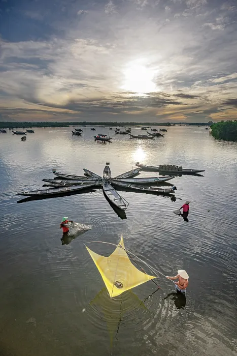 Framed Print : Fishermen using traditional nets at sunrise, Hue, Thua Thien-Hue province, Central Vietnam. (MR) Framed Print : Fishermen using traditional nets at sunrise, Hue, Thua Thien-Hue province, Central Vietnam. (MR)
