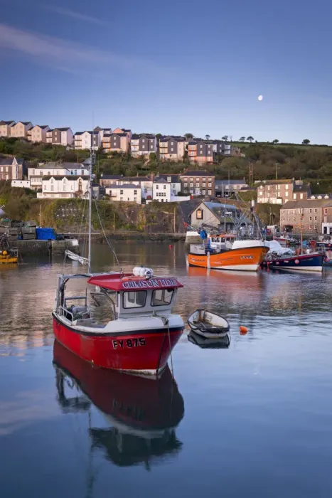 Framed Print : Fishing boats moored in Mevagissey Harbour, Cornwall, England Framed Print : Fishing boats moored in Mevagissey Harbour, Cornwall, England