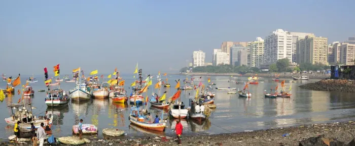 Framed Print : A fishing harbour in Mumbai (Bombay), India Framed Print : A fishing harbour in Mumbai (Bombay), India
