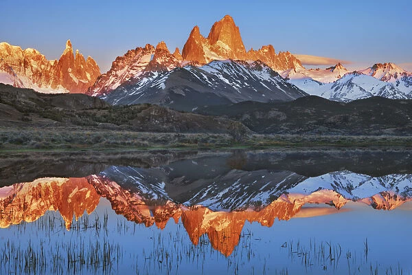 Fitzroy Range at sunrise - Argentina, Santa Cruz, Los Glaciares, El Chalten