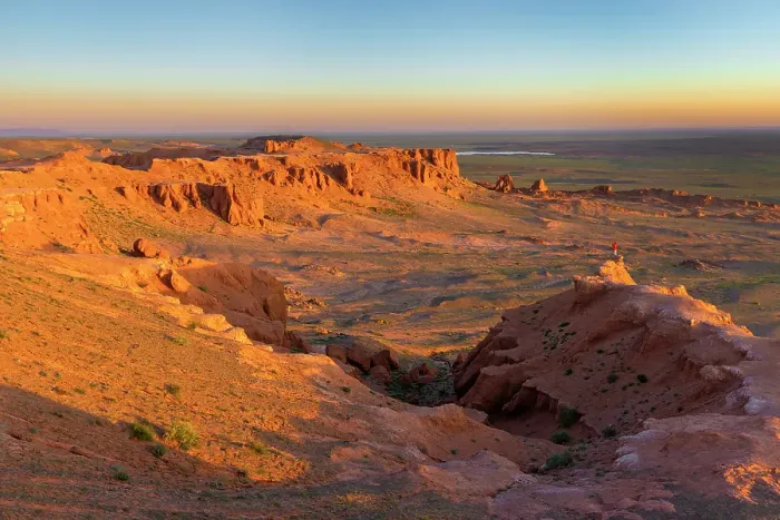 Framed Print : Flaming Cliffs - Bayanzag - bathed in golden light at sunrise, Gobi Region, Mongolia, Asia Framed Print : Flaming Cliffs - Bayanzag - bathed in golden light at sunrise, Gobi Region, Mongolia, Asia