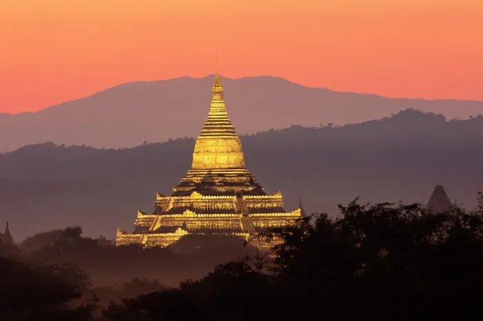 Framed Print : Floodlit temple at dusk, Bagan (UNESCO World Heritage Site), Mandalay region, Myanmar (Burma), Asia Framed Print : Floodlit temple at dusk, Bagan (UNESCO World Heritage Site), Mandalay region, Myanmar (Burma), Asia