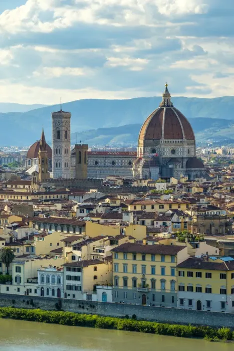 Framed Print : Florence Cathedral (Duomo di Firenze) and buildings in the old town, Florence (Firenze) Framed Print : Florence Cathedral (Duomo di Firenze) and buildings in the old town, Florence (Firenze)