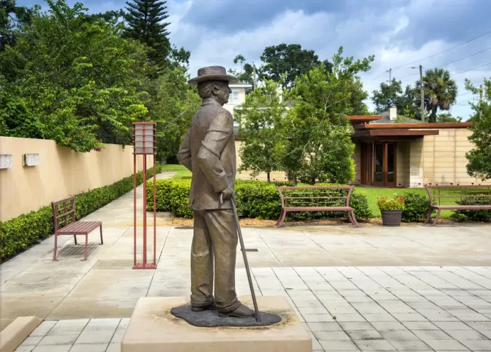 Framed Print : Florida, Lakeland, Statue Of The Architect Frank Lloyd Wright, Florida Southern College Framed Print : Florida, Lakeland, Statue Of The Architect Frank Lloyd Wright, Florida Southern College