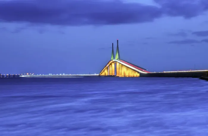 Framed Print : Florida, Saint Petersburg, Sunshine Skyway Bridge, Tampa Bay Framed Print : Florida, Saint Petersburg, Sunshine Skyway Bridge, Tampa Bay