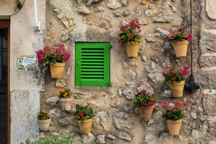 Framed Print : Flower pots on wall, Valldemossa, Serra de Tramuntana, Mallorca, Balearic Islands, Spain Framed Print : Flower pots on wall, Valldemossa, Serra de Tramuntana, Mallorca, Balearic Islands, Spain