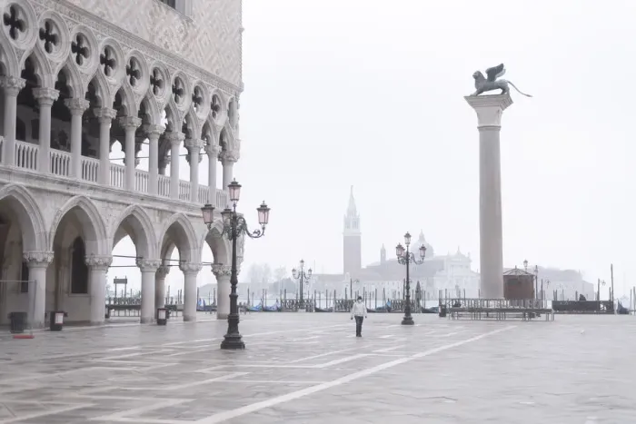 Framed Print : Foggy morning in Piazza San Marco with the San Giorgio Church appearing in the background Framed Print : Foggy morning in Piazza San Marco with the San Giorgio Church appearing in the background