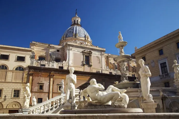 Framed Print : Fontana Pretoria, Piazza Pretoria, Palermo, Sicily, Italy Framed Print : Fontana Pretoria, Piazza Pretoria, Palermo, Sicily, Italy