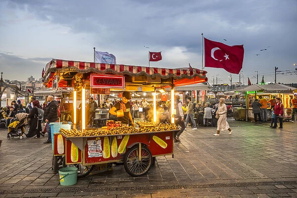 Food vendor, Eminonu district, Istanbul, Turkey